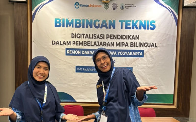 Bimtek Digitalisasi Pendidikan dalam Pembelajaran MIPA Bilingual